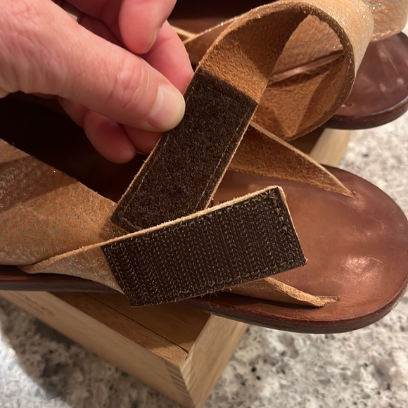 Cydwoq sandals handmade beautiful shoes!! - Picture 7 of 9